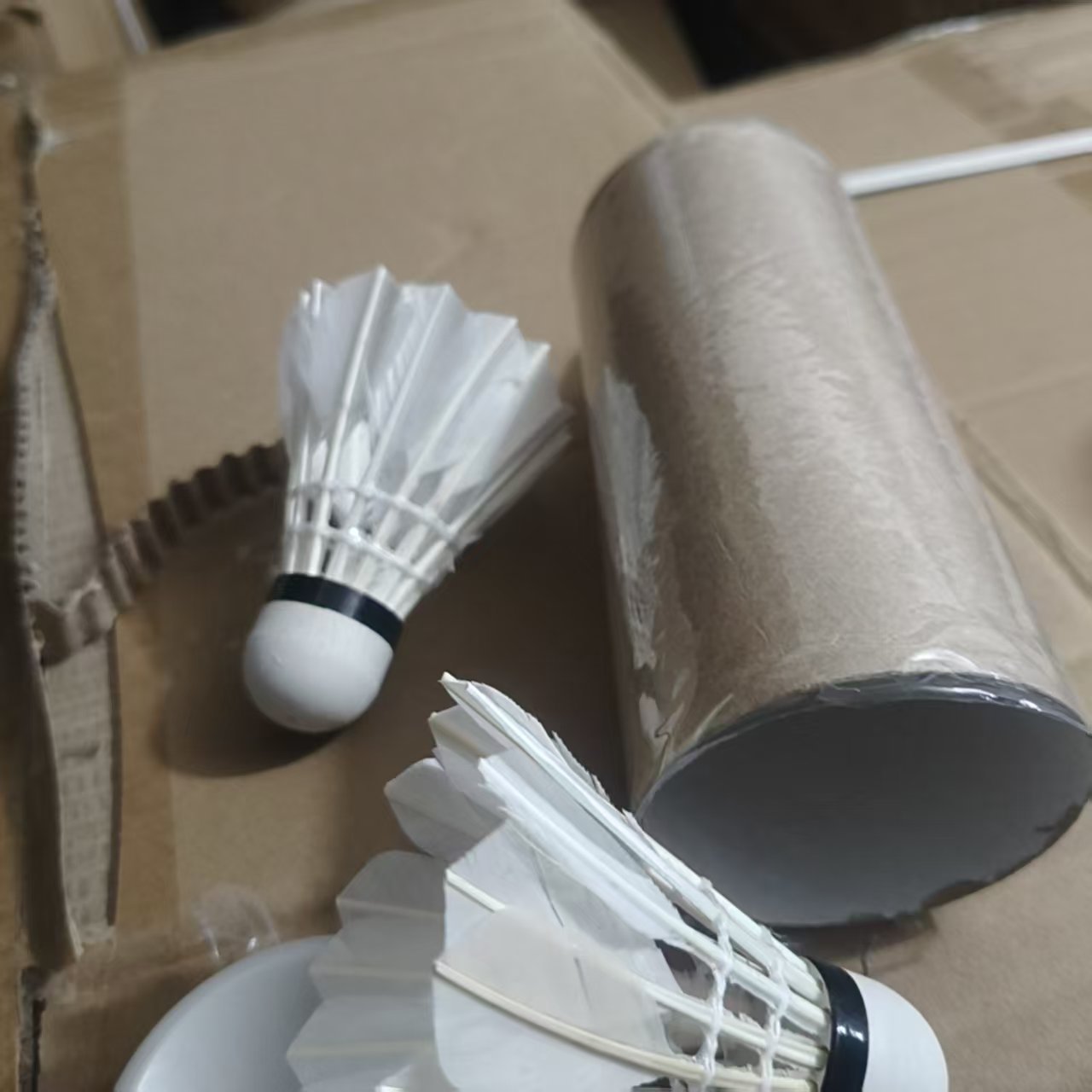 Volants de badminton blancs en tube, paquet de 3, embouts en mousse