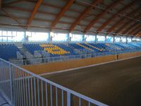 Fabriqué en Italie, marque CETA, tribune sportive préfabriquée en acier S235 JR galvanisé à chaud, durable et personnalisable, série Stand-M, toutes versions