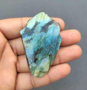 Pierre précieuse Labradorite bleue naturelle de forme inégale, 1 pièce, pierre de jardin brute polie, spécimen authentique, vente en gros - Product Image 5