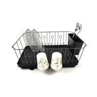 Égouttoir à vaisselle monocouche noir mat, peu encombrant et efficace, avec panier à couverts amovible et porte-tasses pour évier de cuisine