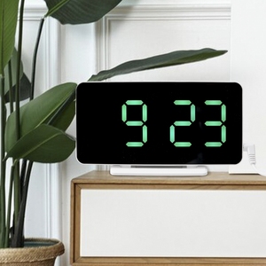 Réveil numérique moderne 12/24H avec grands chiffres, <span class=keywords><strong>piles</strong></span>, ports USB, volume réglable <span class=keywords><strong>pour</strong></span> <span class=keywords><strong>seniors</strong></span> - Product Image 6