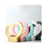 Vente en gros Emballage de boîtes cadeaux à fleurs roses en forme de cœur Boîte à fleurs pour bouquet de savon de rose biodégradable avec dossier en ruban