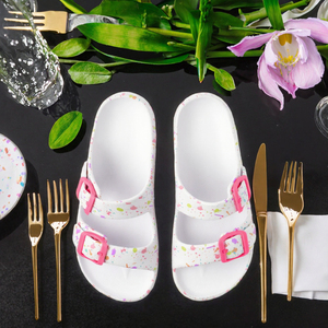 Nouvelles ballerines plates d'été pour femmes à bout rond, en maille brodée florale, avec détails métalliques, respirantes et antidérapantes, à enfiler - Product Image 3