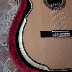 <span class=keywords><strong>Chitarra</strong></span> Classica Professionale K-900 di Alta Qualità con Corde in Nylon, Realizzata dal Maestro Liutaio, Corpo Interamente in Cedro Massello con Tastiera in Ebano - Product Image 5