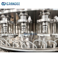 Machine de remplissage et d'embouteillage rotative monobloc entièrement automatique à grande vitesse 15000 BPH pour alcool et vin, à vendre