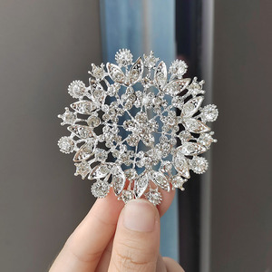 Moda luxuosa exclusiva das mulheres jóias Material da liga com diamante AB broche do diamante para o vestido atraente do terno - Product Image 6