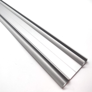 Profili della porta di vetro dell'armadio da cucina in alluminio su ordinazione della fabbrica di alluminio per il mercato dell'<span class=keywords><strong>india</strong></span> - Product Image 1