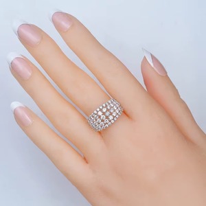 Anello vintage cavo da donna con design intarsiato scintillante, gioielli eleganti e alla moda - Product Image 4