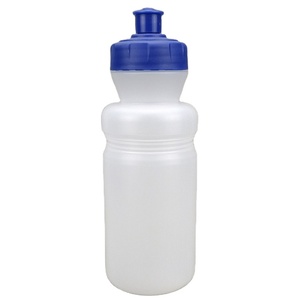 Bouteille de sport gratuite : Bouteille d'eau en plastique à presser avec couvercle pour la randonnée en plein air, le cyclisme sur route et autres activités - Product Image 1