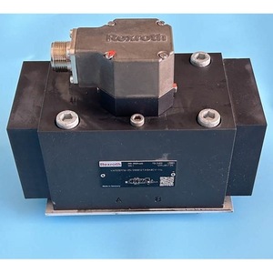 วาล์วควบคุมทิศทางเซอร์โว Rexroth รุ่น 4WS2EM16-2X/200B12T315K8CV-114 แรงดัน 315 บาร์ อัตราการไหล 160 ลิตร/นาที ช่องต่อ 1 ช่อง - Product Image 1