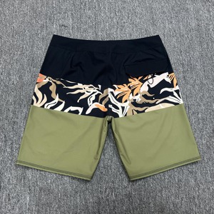 Pantalones cortos deportivos para hombre con 4 direcciones de elasticidad, bolsillo con cremallera, secado rápido, para entrenamiento físico, resistentes al agua. - Product Image 4