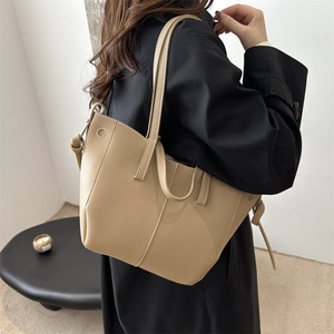 <span class=keywords><strong>Sac</strong></span> fourre-tout style français 2026, motif litchi, grande capacité, <span class=keywords><strong>sac</strong></span> à bandoulière pour trajets quotidiens avec doublure en PU - Product Image 4