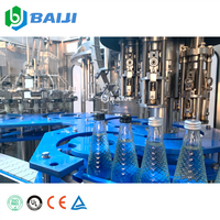 Ligne de production entièrement automatique pour l'embouteillage et le remplissage d'eau minérale en bouteilles en verre