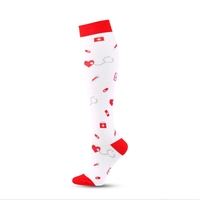 Chaussettes de compression unisexe en Spandex/Nylon à séchage rapide, longues, élastiques, antidérapantes, absorbant la transpiration, pour la course et le cyclisme (vente en gros)