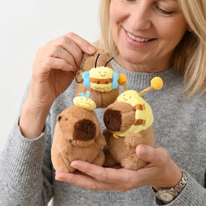 Aika Lindo Colgante de Peluche de <span class=keywords><strong>Capibara</strong></span> Abeja, Juguete de Peluche Kawaii, Decoración de Boutique, Regalo - Product Image 1