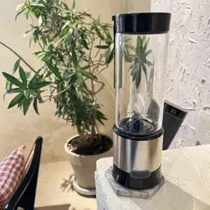 Nuevo diseño de alta calidad USB licuadora de jugo coctelera de leche 6 cuchillas deporte batidora de mano licuadora portátil taza licuadora personal