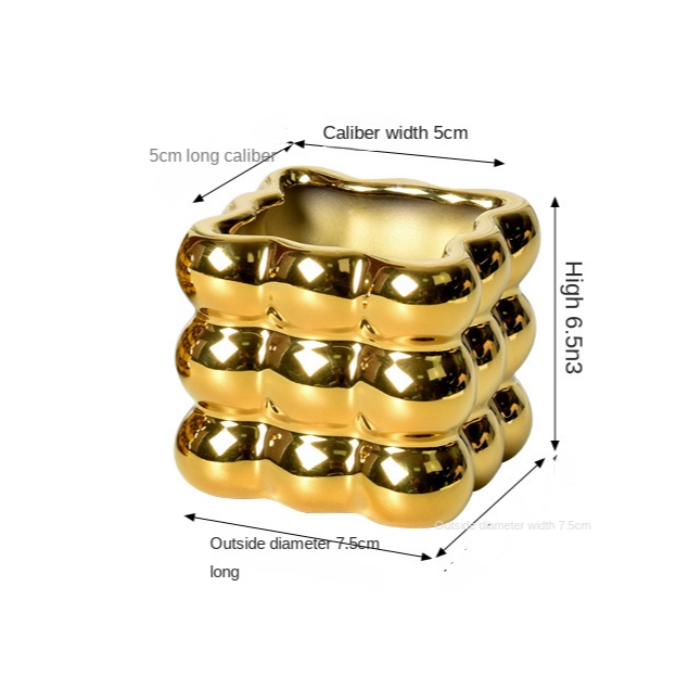 Petite grille à neuf plaquée or