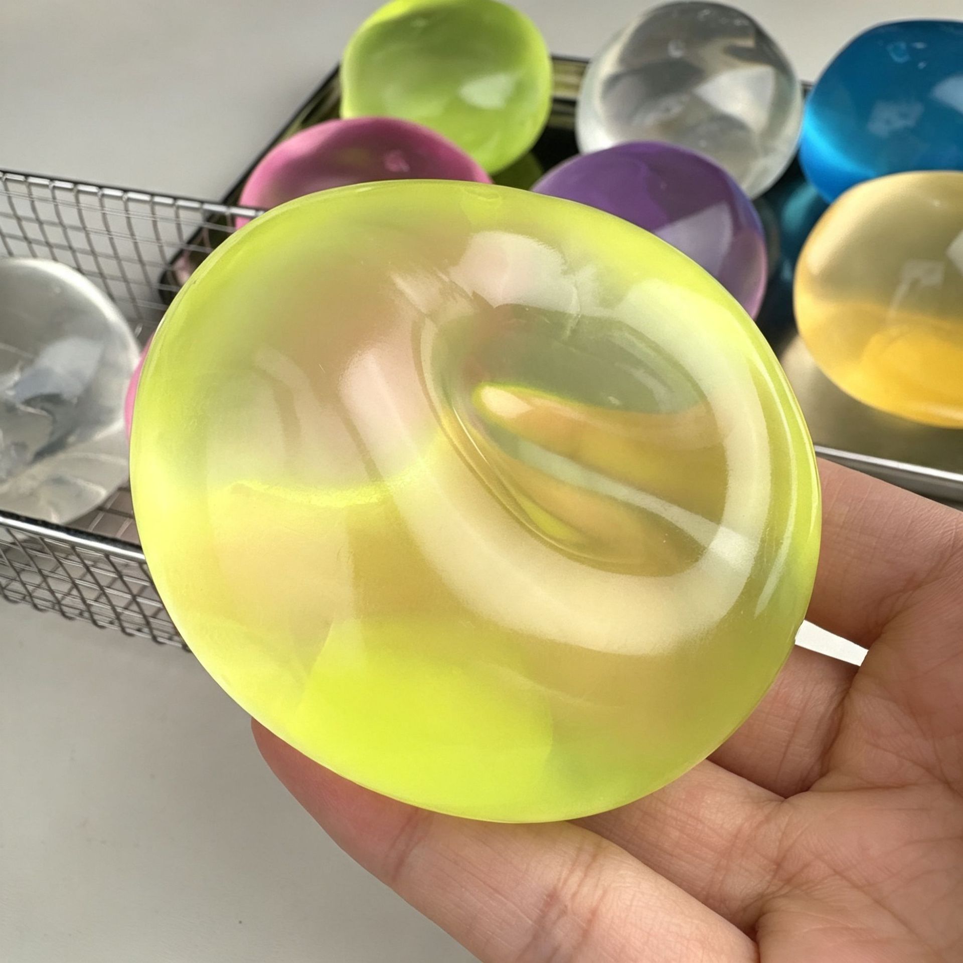 15 Boules vert clair super transparentes de 6 cm
