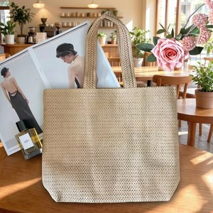 Sac fourre-tout en paille tressée grande capacité pour femme, idéal pour l'été, la plage et les vacances en bord de mer, vente en gros disponible - Product Image 6