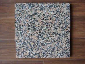 <span class=keywords><strong>Dalles</strong></span> de granit rose saumon, base rose chaud avec des reflets gris-noirs, comptoir de cuisine OEM et pavage extérieur rustique - Product Image 1