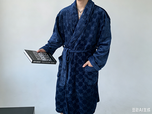 Accappatoio di Lusso in Flanella Jacquard, Vestaglia Lunga in Pile Corallo Spesso con Cintura, Calda per l'Inverno, per Casa e Spa, Pigiama per Coppie - Product Image 1