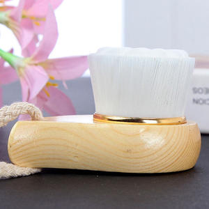 Venta caliente Mango de madera Cepillo de lavado de cara Forma de gota de lluvia Cepillo de limpieza facial Cepillo removedor de maquillaje de cabello suave - Product Image 3