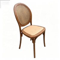 Chaise de salle à manger ovale en bois massif nordique avec dossier en rotin tressé, style vintage français naturel pour événements de mariage
