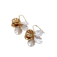 Nuevos Pendientes de Moda con Flores de Aleación Blanca y Marrón para Mujer, Pendientes de Gardenia, Joyería de Moda, Venta al por Mayor, Chapados en Oro de 14K