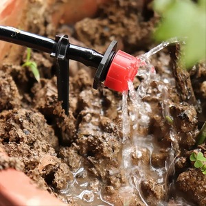 Connecteur d'irrigation goutte à goutte réglable à 8 trous avec capuchon rouge, système d'arrosage en plastique pour jardin - Product Image 3