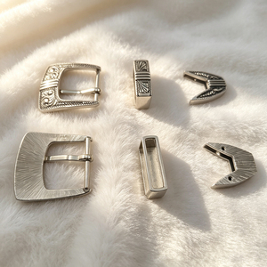 Juego de 3 Hebillas de Cinturón de Aleación de Zinc de 26 mm con Diseño Grabado para Hombre, Venta al Por Mayor - Product Image 4