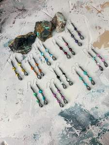 Boucles d'oreilles pendantes en argent sterling 925 faites à la main avec pierres naturelles améthyste, grenat et perles d'eau douce pour mariage, fête ou cadeau - Product Image 3