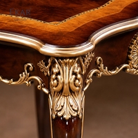 Table d'appoint Fleuron Radiance Serpentine |   Table d'appoint de luxe de style rococo avec marqueterie et plateau doré - EKAR