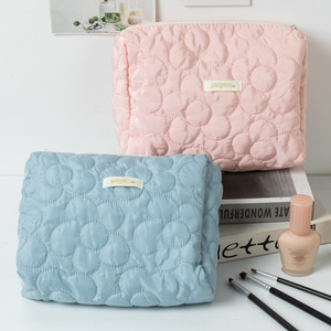 Nuova Borsa Trapuntata Grande con Motivi Floreali per Ragazze, per Scuola, Viaggi, Uso Quotidiano, Trucco e Cosmetici con Cerniera - Product Image 1