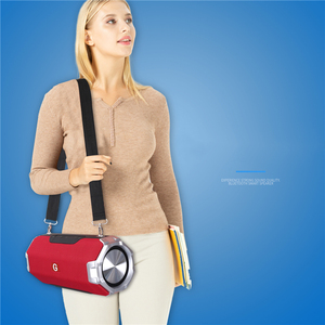 Altoparlante <span class=keywords><strong>Radio</strong></span> Wireless <span class=keywords><strong>Portatile</strong></span> di Buona Qualità <span class=keywords><strong>con</strong></span> Suono Stereo Bass in Metallo e Porta <span class=keywords><strong>USB</strong></span> - Product Image 6