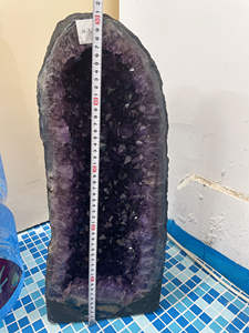 CrystalHola Vente en gros de cristaux naturels d'Uruguay, pierres de guérison, grande géode d'améthyste, grappe de quartz pour la décoration - Product Image 1