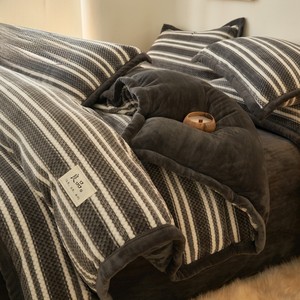 <b>Striped</b> Milk Velvet Duvet Cover Set 4 Pcs Winter Warmth Home Use - Product Image 3