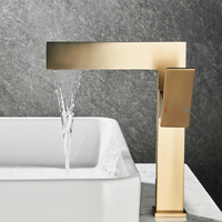 Robinet de lavabo cascade moderne et contemporain à poignée unique avec capteur tactile, montage sur plan, eau chaude et froide, en laiton