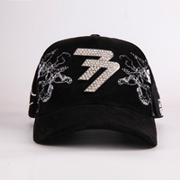 Gorra de Béisbol de Lujo TOPCAP Unisex de 5 Paneles con Bordado 3D, Diseño de Número 7 con Pedrería, Visera Curva de Gamuza Negra y Cierre de Hebilla Metálica