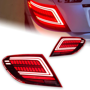 07-13 Mercedes-Benz Clase E W204 Conjunto de luz trasera de dirección de agua LED dedicada E260 Escala de dragón Lente roja modificada ABS - Product Image 1