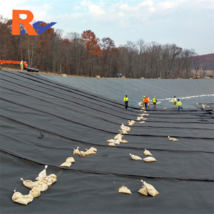 غشاء أرضي بلاستيكي أسود مضاد للتسرب ومقاوم للأشعة فوق البنفسجية من البولي إيثيلين عالي الكثافة لبرك تبخر الملح في مشروع بيرو - Product Image 3