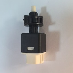 Interruptor de Luz de Freno para Suzuki Alto, 3774075H21 3774075H20 4710279, Pieza de Repuesto de Plástico, Nueva - Product Image 4