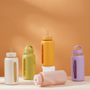 Copo de Água de Grande Capacidade 800ml com Tampa Dupla, Escala de Tempo, Garrafa Térmica Portátil para Exterior com Manga de Silicone e Vidro – Em Promoção - Product Image 1