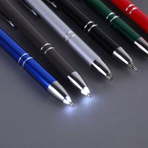 ปากกาลูกลื่นโลหะพร้อมไฟ LED ปลายปากกาเรืองแสง ปรับแต่งโลโก้ได้ ขนาดหัวเขียน 1.0 มม. สำหรับเขียนในที่มืด โปรโมชั่นพิเศษ ตัวปากกาทำจากพลาสติก แบบกด - Product Image 3