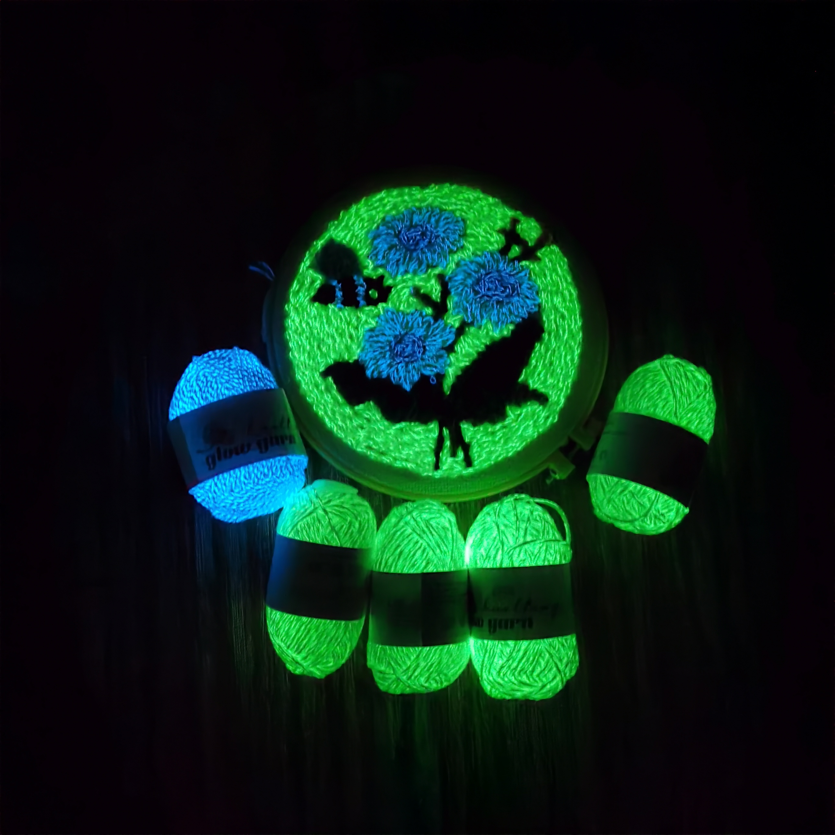 Sells well glow in the dark wool yarn hight light luminous wool yarn for crochet hand knitting mother's day gift