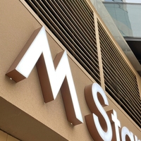 Lettres en métal 3D personnalisées en acier inoxydable, enseigne LED rétroéclairée, conception gratuite, service OEM ODM, dropshipping, vente en gros, sans MOQ, expédition rapide