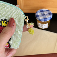 Article Tendance : Pendentif Mignon en Forme de Grappe de Raisins Frais avec Fermeture Éclair, Ornement Multifonctionnel pour Porte-Monnaie, Trousse à Crayons, Sac à Main, Écouteurs