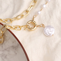 Collier tendance plaqué or avec pendentif géométrique irrégulier imitation diamant et perle, idéal pour les fêtes, design chaîne à maillons religieux pour femme