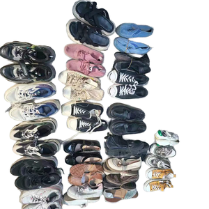 Chaussures d'occasion mixtes pour adultes : baskets, chaussures Oxford, mules – Vente en gros en vrac pour l'Afrique - Product Image 1