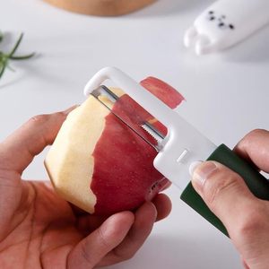 Pelador de Frutas y Verduras de Acero Inoxidable, Cuchillo para Cortar Frutas y Verduras, Herramienta de Cocina Duradera, Sostenible y Ambidiestra - Product Image 2