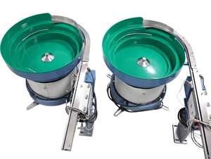 Automatischer, langlebiger Edelstahl-Vibrationsförderer mit einstellbarer Geschwindigkeit und Richtungssortierung für Stifte, 1 Jahr Garantie - Product Image 2